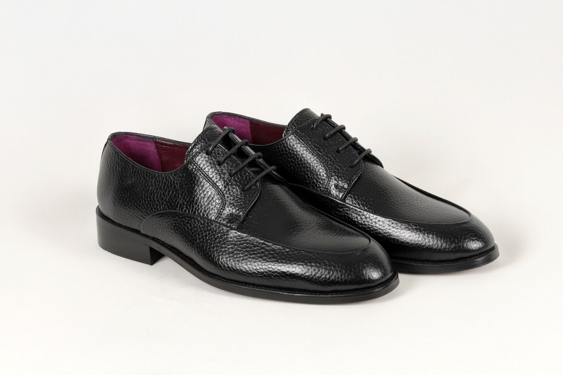 Massa Hakiki Deri Siyah Klasik