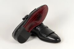 Massa Hakiki Deri Siyah Makosen